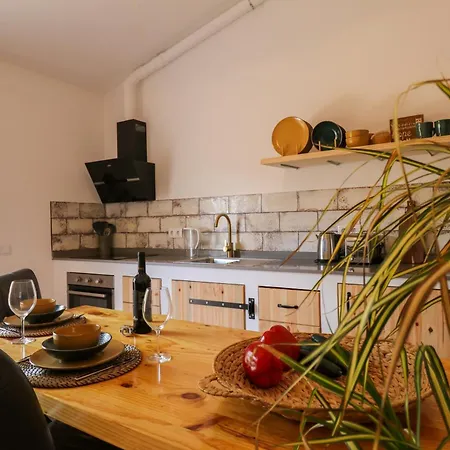 Farm Olive, Casa Bougainvillea Apartment