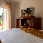 Farm Olive, Casa Bougainvillea Apartmán