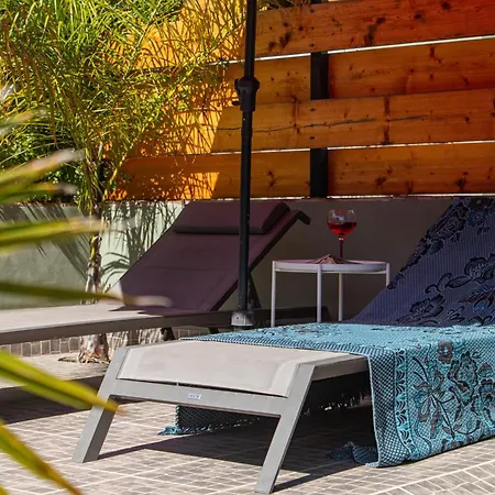 Farm Olive, Casa Bougainvillea Apartman *